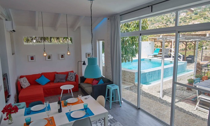 Guajar Faraguit Casa | Casa de vacaciones en Guajar Fondón con priv. Piscina + jardín, vista a la montaña, aire acondicionado, WiFi, SAT-T