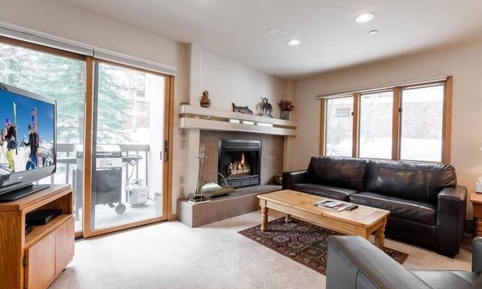 Beaver Creek Condominio | Townsend Place Condo with Ski-In Ski-Out Access by RedAwning
