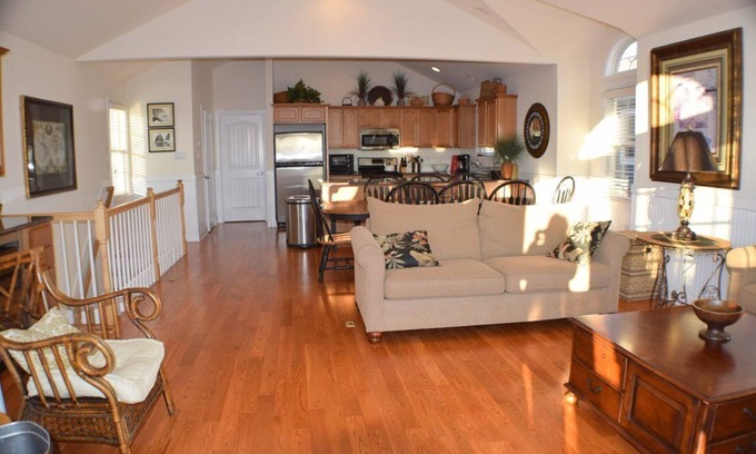 Townsend's Inlet Condominio | Townsends Inlet Beachblock - 9 unit private community with a shared POOL!
