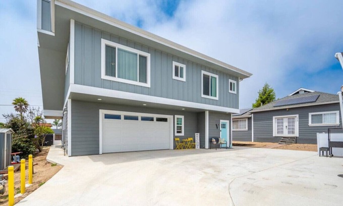 Grover Beach Casa | Sunny, Open & Airy: Sleeps 6!