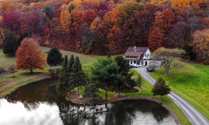 Saugerties Otro | Toymaker Farm: Bright Private Oasis in Saugerties