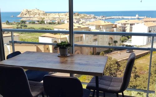 L'Ile-Rousse Apartamento | Très Beau Duplex vue panoramique Mer, Proche Plage