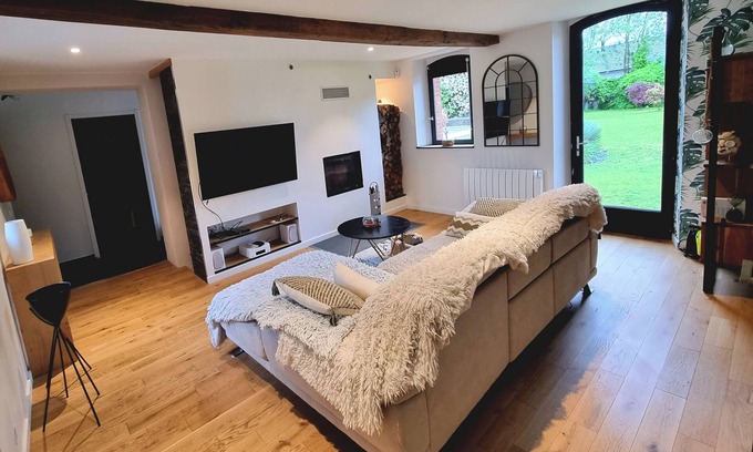 Sauvagnon Casa | Très Belle Maison de Caractère Avec Jacuzzi et Piscine