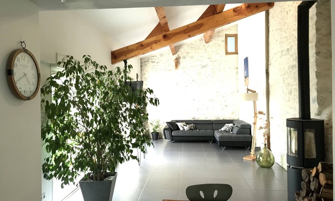 Les 3 Ponts Casa | Très Grand Mazet Rénové Avec Jacuzzi et Grand Jardin