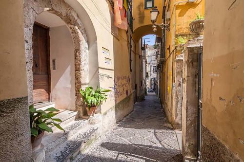 Historical Downtown Salerno Apartamento | Tra Amalfi, Pompei, Paestum