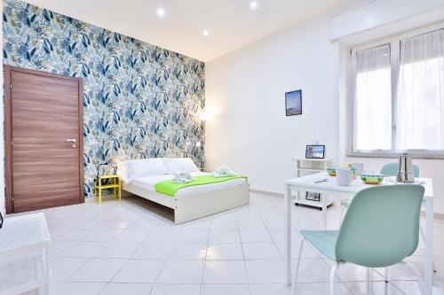 Vasto Apartamento | Track Station Studio Apartment - with Netflix