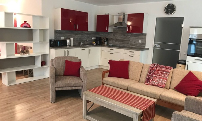 Leverkusen Apartamento | Visitantes de la feria Colonia / Düsseldorf: apartamento en el sótano cerca del bosque en buenas condiciones de tráfico