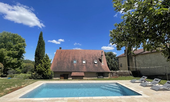 Mauzac-et-Grand-Castang Cabaña | Casa de piedra tradicional con impresionantes vistas y jardín privado cerrado