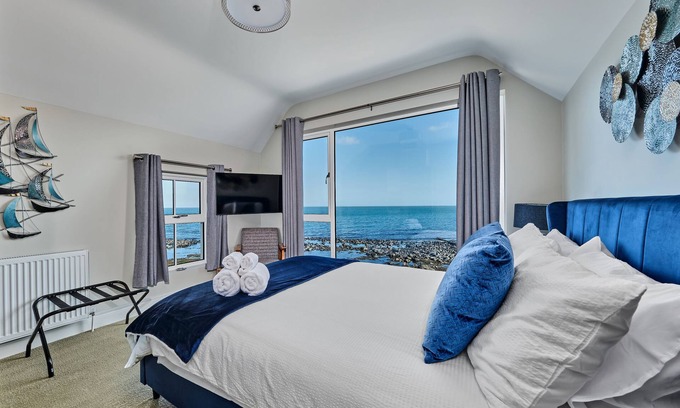 Carnlough Casa | Tradition meets luxury with magnificent sea views