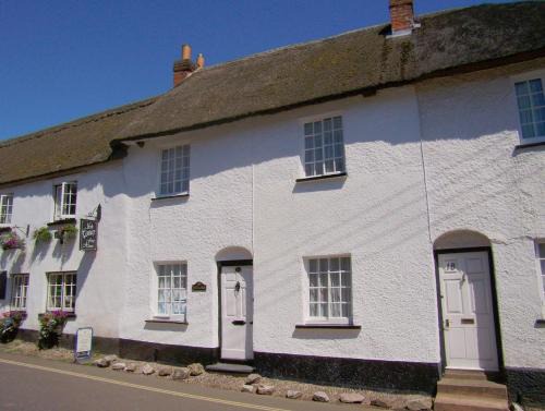 Budleigh Salterton Casa | Traditional 2 Bedroom Thatched Cottage