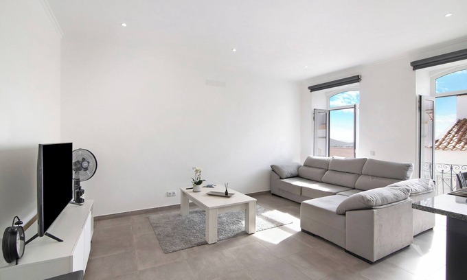 Alte Apartamento | "Apartamento tradicional de 3 dormitorios" con vistas a la montaña, terraza y Wi-Fi