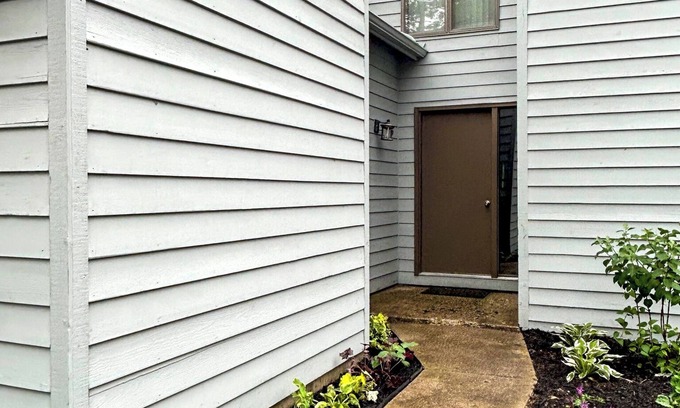 Harbor Springs Condominio | Traditional 4BR/3.5BA Hideaway Valley Condo, Harbor Springs/Petoskey Area.