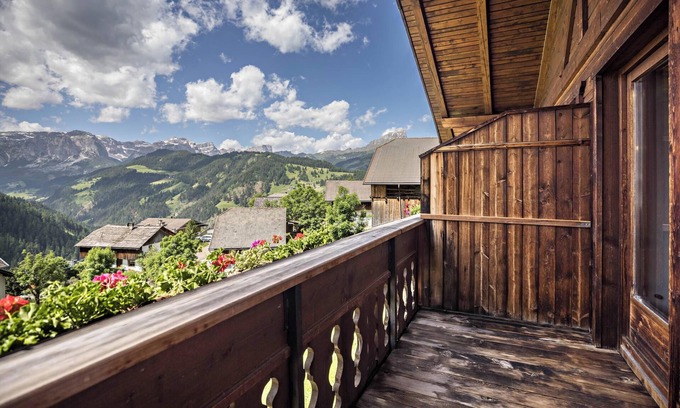 La Valle Apartamento | Apartamento tradicional "Confolia 2" con balcón, vistas a la montaña y Wi-Fi