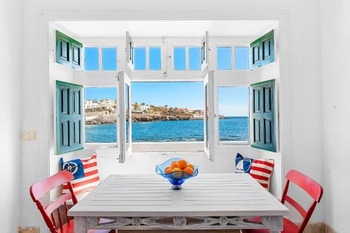 Poris de Abona Casa | Traditional Canary beach house