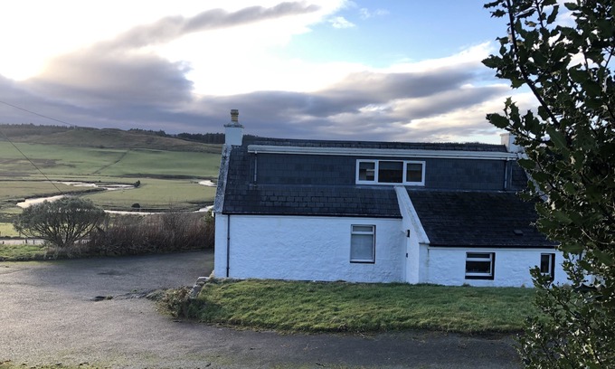 Suladale Cabaña | Cottage Croft tradicional con vistas al río Snizort - Portree, Isla de Skye