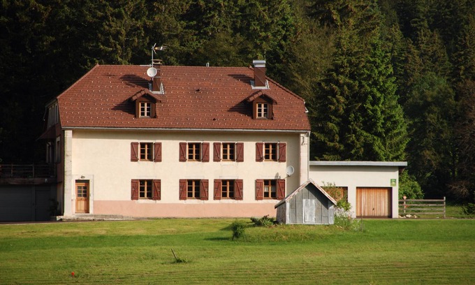 Lamoura Casa | Traditional Haut-Jura farmhouse at the foot of the slopes with recharging point