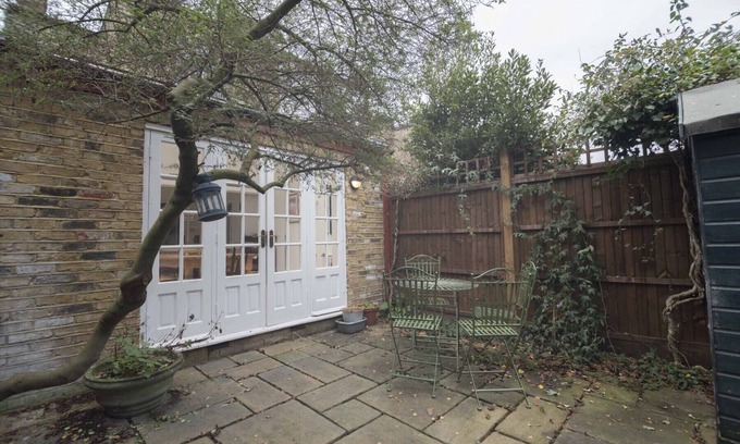 Kew Casa | Traditional Home in Kew Gardens by UnderTheDoormat