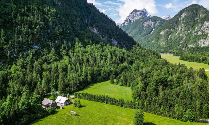Studor Casa | Traditional homestead Guhar in Radovna Valley