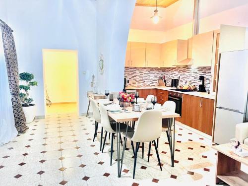 Gennadi Apartamento | Traditional House 1925
