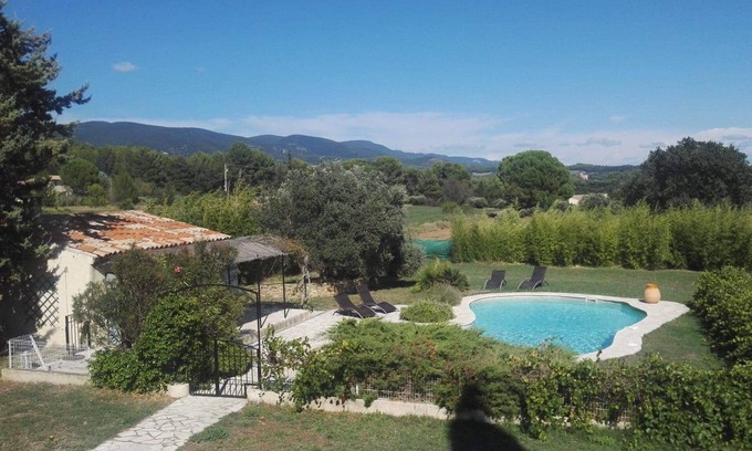Puyvert Casa | Casa tradicional frente al castillo de Lourmarin