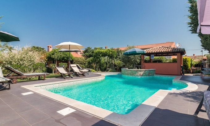 Valdebek Apartamento | Casa tradicional de Istria en Pula con piscina ideal para una familia