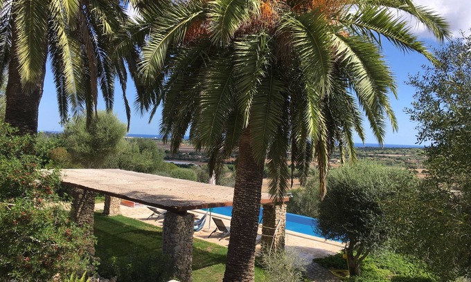 Manacor Cabaña | Finca mallorquina tradicional con magníficas vistas al mar y a la montaña.