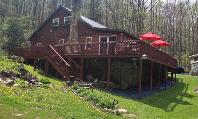 Jefferson Township Cabina | Traditional Mountain Cabin minutes from Kooser Lake and Hidden Valley Resort