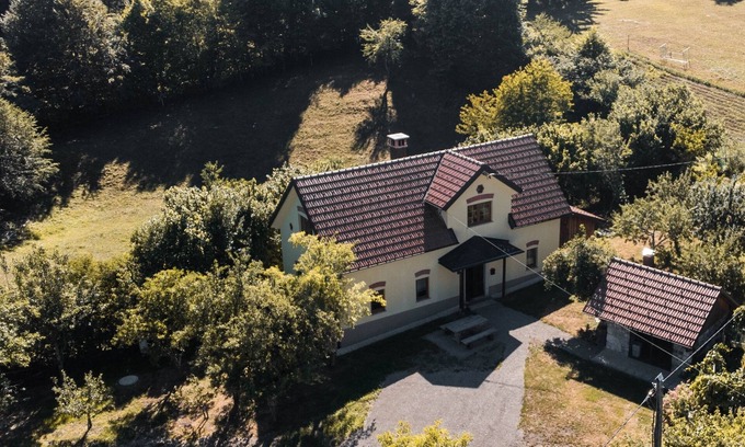 Dane Casa | Traditional old house in a peacefull small village, surrounded by green forests.