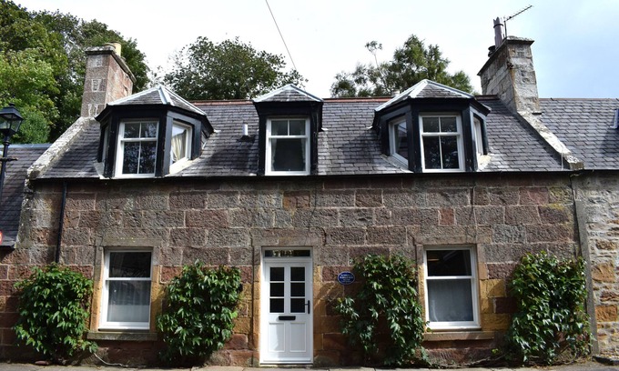 Dornoch Cabaña | Casa de piedra tradicional en el corazón de Dornoch