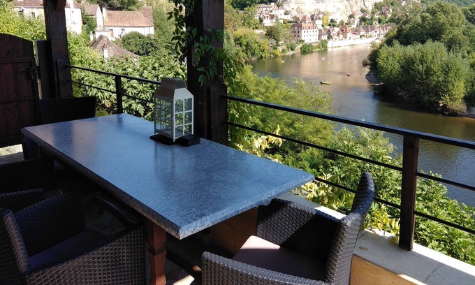 Vezac Casa | Traditional Stone house with wonderful village and river views.