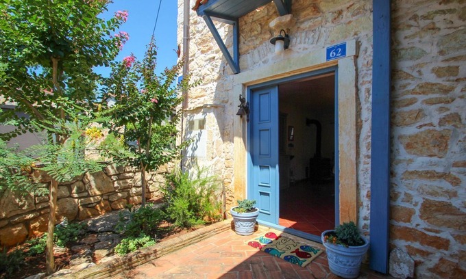 Babici Casa | Casa tradicional de piedra en el corazón de Istria con aire acondicionado, WiFi, barbacoa