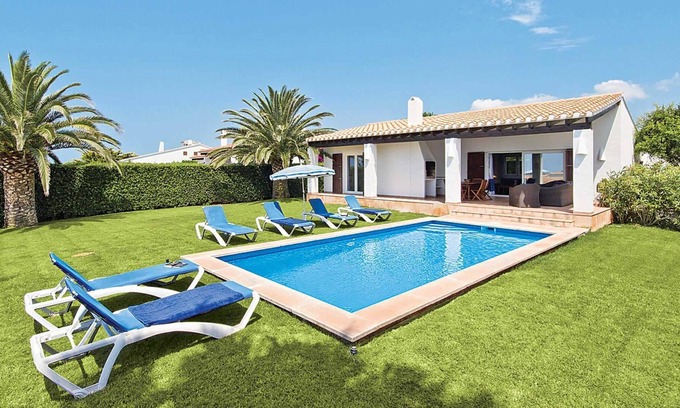 Sant Lluis Villa | Villa aislada rodeada de palmeras, cerca del resort, con Wii y Wi-Fi