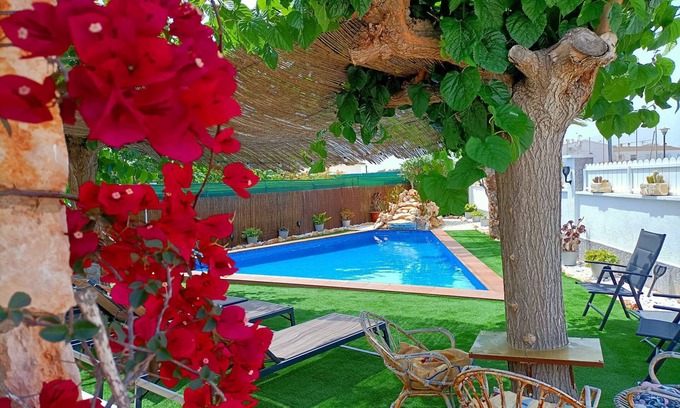 Creixell Villa | Villa situada a 500 m de la playa con piscina privada y gran jardín vallado