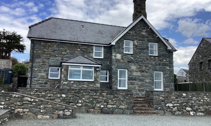 Dyffryn Ardudwy Cabaña | Traditional Welsh cottage in the village of Dyffryn Ardudwy