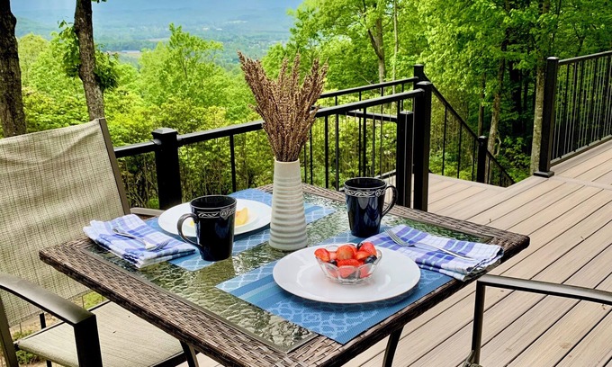 Hendersonville Casa | Experimente las siempre cambiantes montañas Blue Ridge