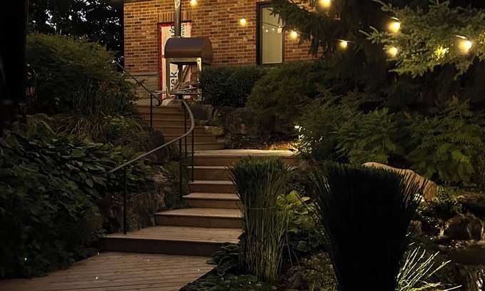 Erin Casa | Trailway Coach House in Erin Ontario. explore the Elora Cataract Trailway