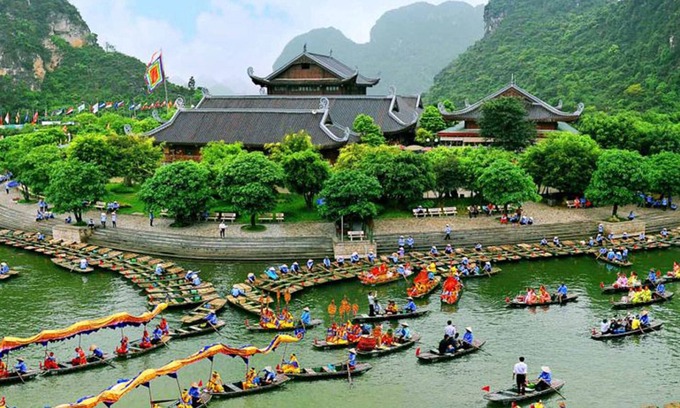 Ninh Binh Chalet De Esquí | Trang An Ao Dai Homestay - Casa de madera con vista al campo y baño privado
