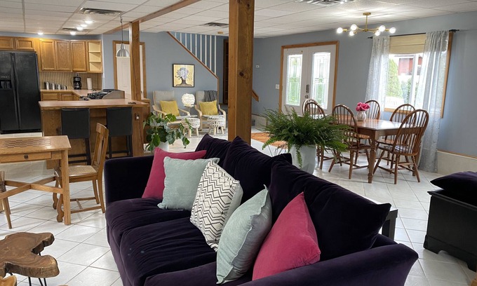 Taftville Casa | Tranquil 1 bedroom house close to casinos and parks with plenty of parking.