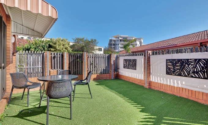 Redcliffe Casa | Tranquil 2-Bed Townhouse Close to Redcliffe Beach