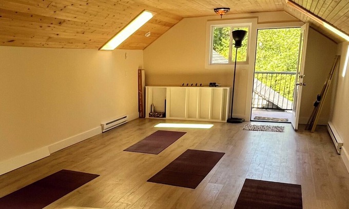 Point Roberts Casa | Tranquil 2-bedroom house in Point Roberts with WiFi, fitness room