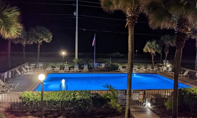Ormond-by-the-Sea Condominio | Tranquil 2-bedroom condo with pool in Ormond Beach