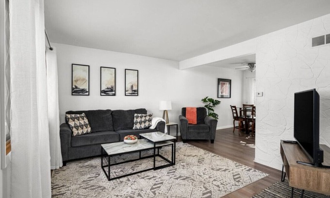 Davenport Casa | Tranquil 2BR Townhome~ Close to City Charm