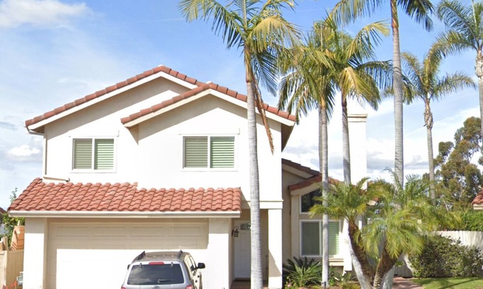 Lake Forest Casa | Tranquil 3 bed 2.5 bath Home with panoramic views and private backyard
