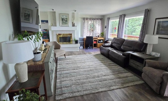 Soldotna Casa | Tranquil 3-bedroom house overlooking Kenai River