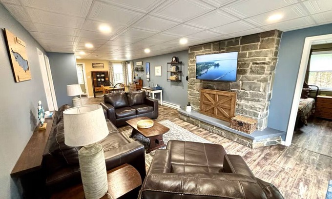 Blossvale Cabaña | Tranquil 3-bedroom Sylvan Beach Cottage - Enjoy 10% off stays of 7 nights+