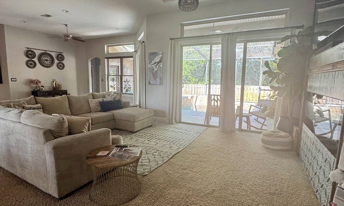 Niceville Casa | Tranquil 4 bedroom 3 bathroom home in blue water Bay 6 miles from Destin beaches