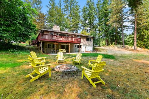 Sammamish Casa | Tranquil 4BR Escape Deck, Huge Yard & Nature home