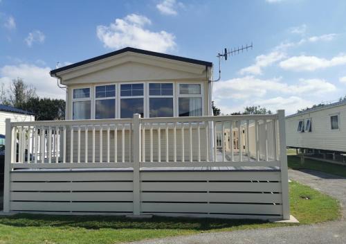 Chichester Casa | Tranquil 6 Berth Luxury Holiday Home