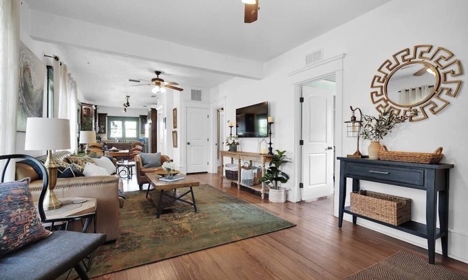Avondale Casa | Tranquil Avondale Home, Walkable to Food & Shops!