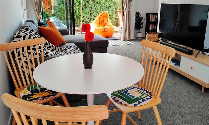 Linwood Casa | Tranquil Bamboo Oasis -New 2 Bed Close To CBD